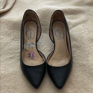 Life Stride Simple Comfort Black Kitty Heels